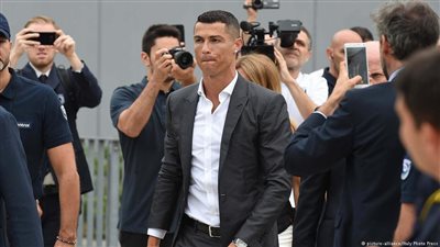 جائزة مودريتش تثير سخط محيط «رونالدو»