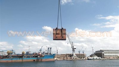 بالصور.. «قناة السويس» تنتهي من تطوير الرافعة «زكي يونس»