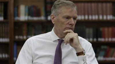 إيران تعتقل السفير البريطاني لساعات بزعم اشتراكه في الاحتجاجات