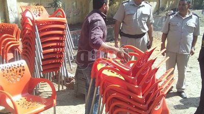 بالصور.. «قهوة بلدي» داخل مدرسة بالخصوص