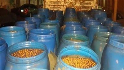 ضبط 77 طن زيتون مخلل ورمان غير صالح للاستهلاك الآدمي بالبحيرة