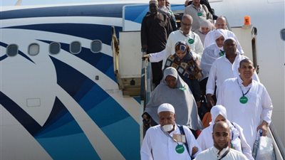 مطار القاهرة يستقبل ٨٣٠ حاجا فلسطينيا على متن ٣ رحلات