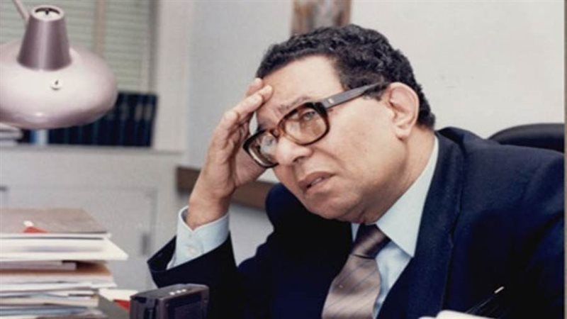 الكاتب الصحفى أحمد