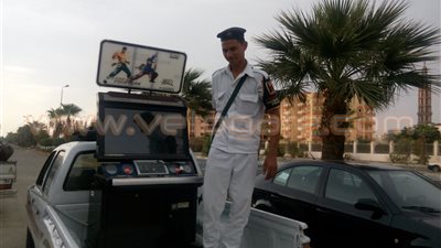 بالصور.. مصادرة أجهزة كهربائية غير مرخصة بأحد الكافيهات بالإسماعيلية