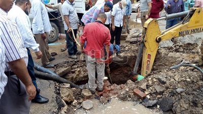 محافظ الجيزة ينتقل لموقع انفجار ماسورة مياه بالمهندسين (صور)