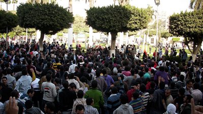 مشادات بين طلاب الإعلام والمتقدمين للتعليم المفتوح