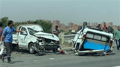 مصرع مواطن وإصابة 7 آخرين في انقلاب سيارة عمال بالبحيرة