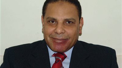 ننشر نص التحقيقات في دعوى علاء الأسواني ضد رئيس الجامعة الأمريكية