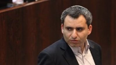 برلمانى إسرائيلى يطالب بالتركيز على الملف الإيرانى.. وعدم التدخل فى سوريا