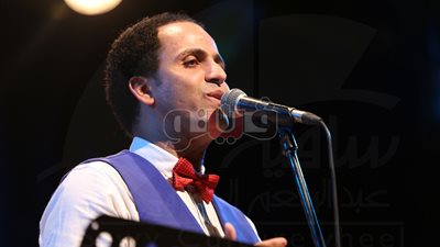 بالصور.. ياسر سليمان يبدع في ساقية الصاوي