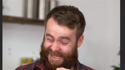 جهاز لفتح البرطمانات دون عناء يشعل «فيس بوك» (فيديو وصور)