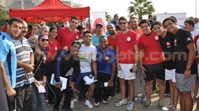 بالصور.. مساعد وزير الرياضة يشارك في ماراثون «كايرو رنرز»