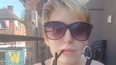 شاهد.. ماذا فعل الأطباء مع فتاة تسبب السرطان بقطع جزء كبير من لسانها