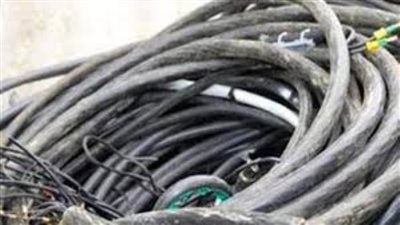 ضبط 3 أشخاص لقيامهم بسرقة 8 أطنان كابلات كهربائية في دهشور