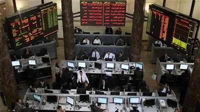 ارتفاع جماعي لمؤشرات البورصة بمنتصف التعاملات