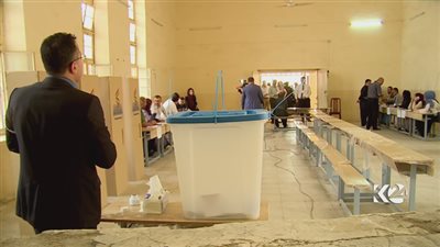 بالفيديو والصور.. إقبال السيدات وكبار السن على استفتاء كردستان