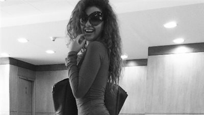 ميريام فارس تعود لبيروت بعد قضائها إجازة بشرم الشيخ