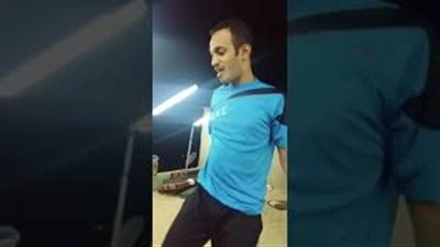 بالفيديو.. رد فعل صادم لشاب تحدى أصدقاءه في تناول «خنفس»