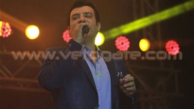 إيهاب توفيق يحتفل بـ «٢٥ سنة فن» على مسرح نادي الشمس