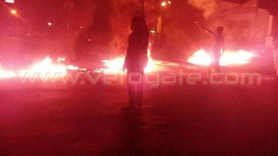 بالصور.. «الإرهابية» تقطع طريق «منيا القمح - الزقازيق» بالشرقية