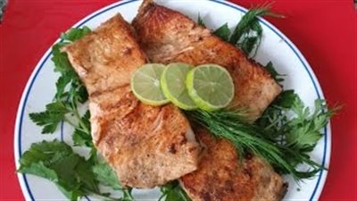 بالفيديو.. طريقة إعداد السلمون المشوي في 15 دقيقة