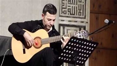 عازف الجيتار العالمي عماد حمدي في حفل بقصر المانسترلي.. الخميس