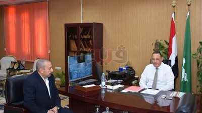 محافظ الشرقية الجديد يباشر مهام عمله بمناقشة ملف القمامة (صور)