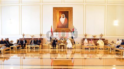 السيسي يتوجه إلى دبي للقاء محمد بن راشد