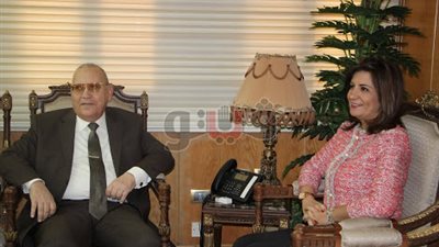 السفيرة نبيلة مكرم تلتقي وزير العدل