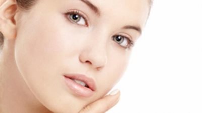 لفتيات الجامعة.. قناع الحلبة والردة للتخلص من آثار الشمس