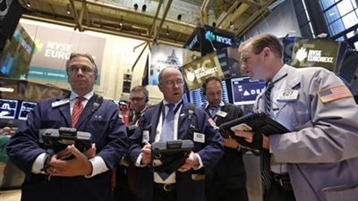 وول ستريت تغلق مستقرة بعد بيانات الناتج المحلي ونتائج أمازون