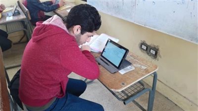 اليوم.. طلاب الصفين الأول والثاني الثانوي يؤدون امتحان اللغة الأجنبية الأولى