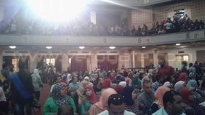 بالصور.. بدء لقاء رئيس جامعة القاهرة مع الطلاب