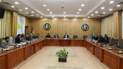 محافـظ المنوفية يشدد على الإسراع في ملفات تقنين الأراضي