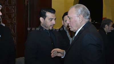 الزند وإمام وفيفي عبده في عزاء والد إيهاب توفيق بمسجد المشير طنطاوي | صور