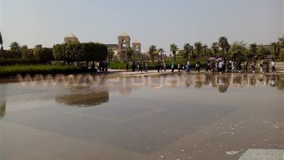 بالصور.. انقطاع المياه عن جامعة حلوان بسبب انفجار ماسورة عمومية