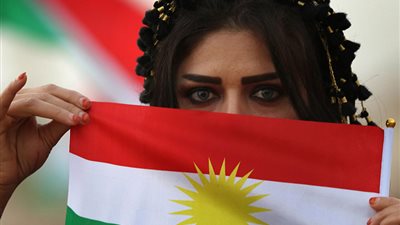 بالصور.. جمال الكرديات يخطف الكاميرات خلال عملية الاستفتاء