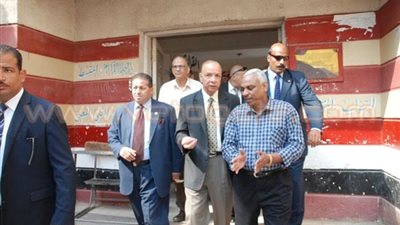 بالصور.. محافظ القاهرة يتفقد «حي المرج» ويدرس ملف أرض «قصر نعمت»