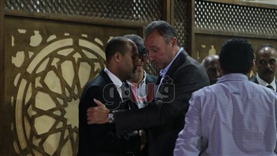 بالصور.. الخطيب وأحمد مرتضى منصور يشاركان في عزاء والدة طارق مصطفى