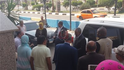 محافظ الإسماعيلية يصل إلى الديوان العام لمباشرة عمله (صور وفيديو)
