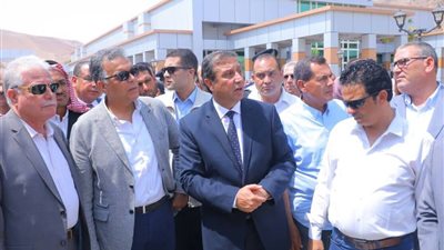 وزير النقل يفتتح أعمال تطوير ميناء طابا البري بتكلفة 50 مليون جنيه.. عرفات : إنشاء عدد من الموانئ الجافة.. مناطق لوجستية لخدمة المجمع التجاري والحفاظ على شبكة الطرق