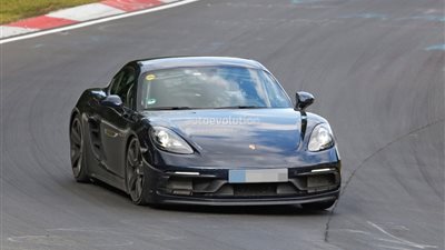 بالصور.. بورش تزود سيارتها بمحرك 4 سلندر