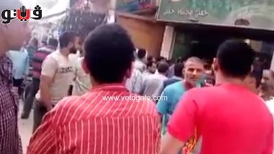 بالفيديو.. اشتباكات أمام منافذ بيع السجائر في الشرقية