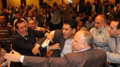 مشادات كلامية خلال افتتاح شركة 