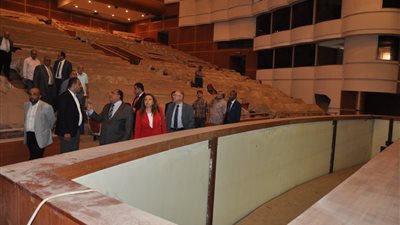 وفد حكومي يتفقد تطوير جامعة حلوان (صور)