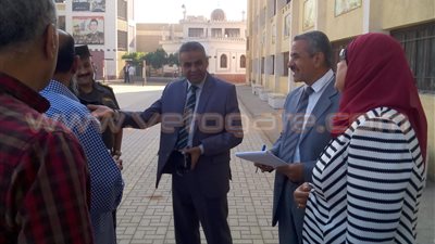 بالصور.. مدير «تعليم القلوبية» يتفقد مدارس إدارة كفر شكر