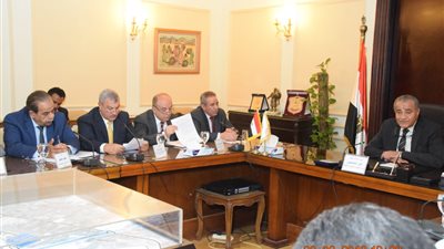 وزير التموين يجتمع باللجنة العليا للأرز استعدادا لموسم التوريد