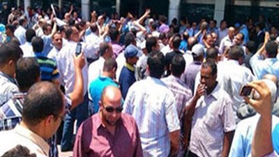 غدًا.. وقفة للعاملين بالضرائب أمام 