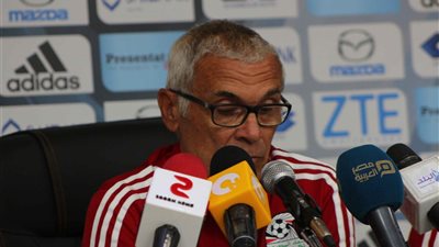 كوبر يضم 25 لاعبا محليا في قائمة المنتخب أمام الكونغو.. فتحي والمحمدي يبعدان أيمن أشرف عن الجهة اليمني.. «قلة الخبرة» تخرج حسام حسن من القائمة.. والحضري يطيح بـ«عواد»