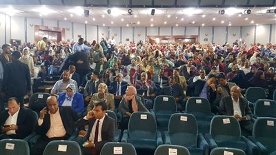 بالصور.. نبيلة مكرم تصل البحيرة لإطلاق حملة «قبل ما تهاجر شاور»